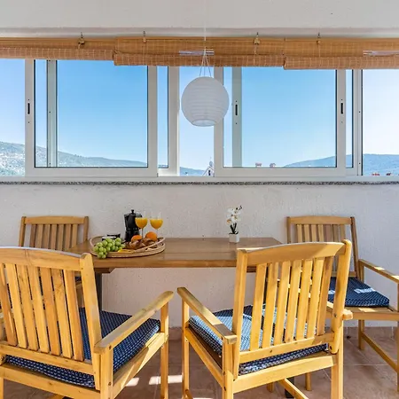 Kristian Apartamento *