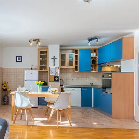 Apartment Kristian *