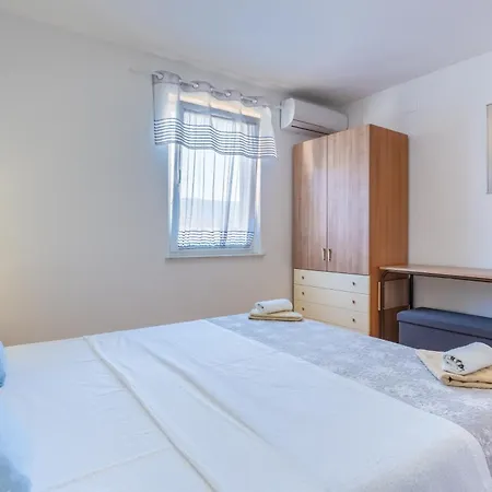 Kristian Apartamento