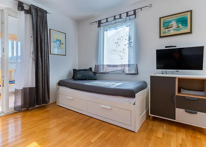 Kristian Апартаменты Црес